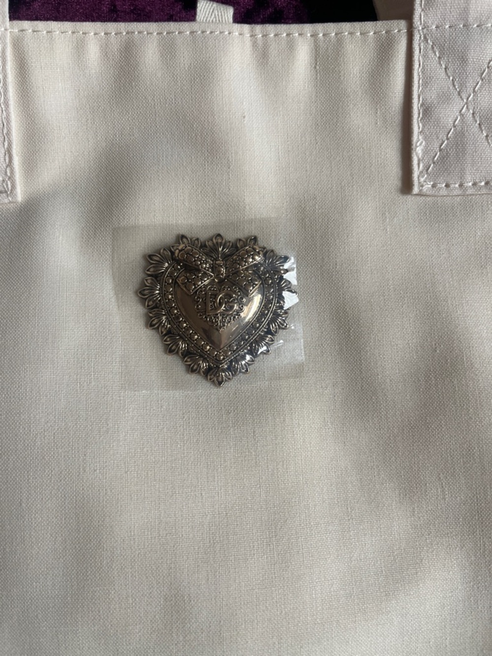 Dolce & Gabbana White Tote & clutch with Decorative Dolce&Gabbana Heart Emblem